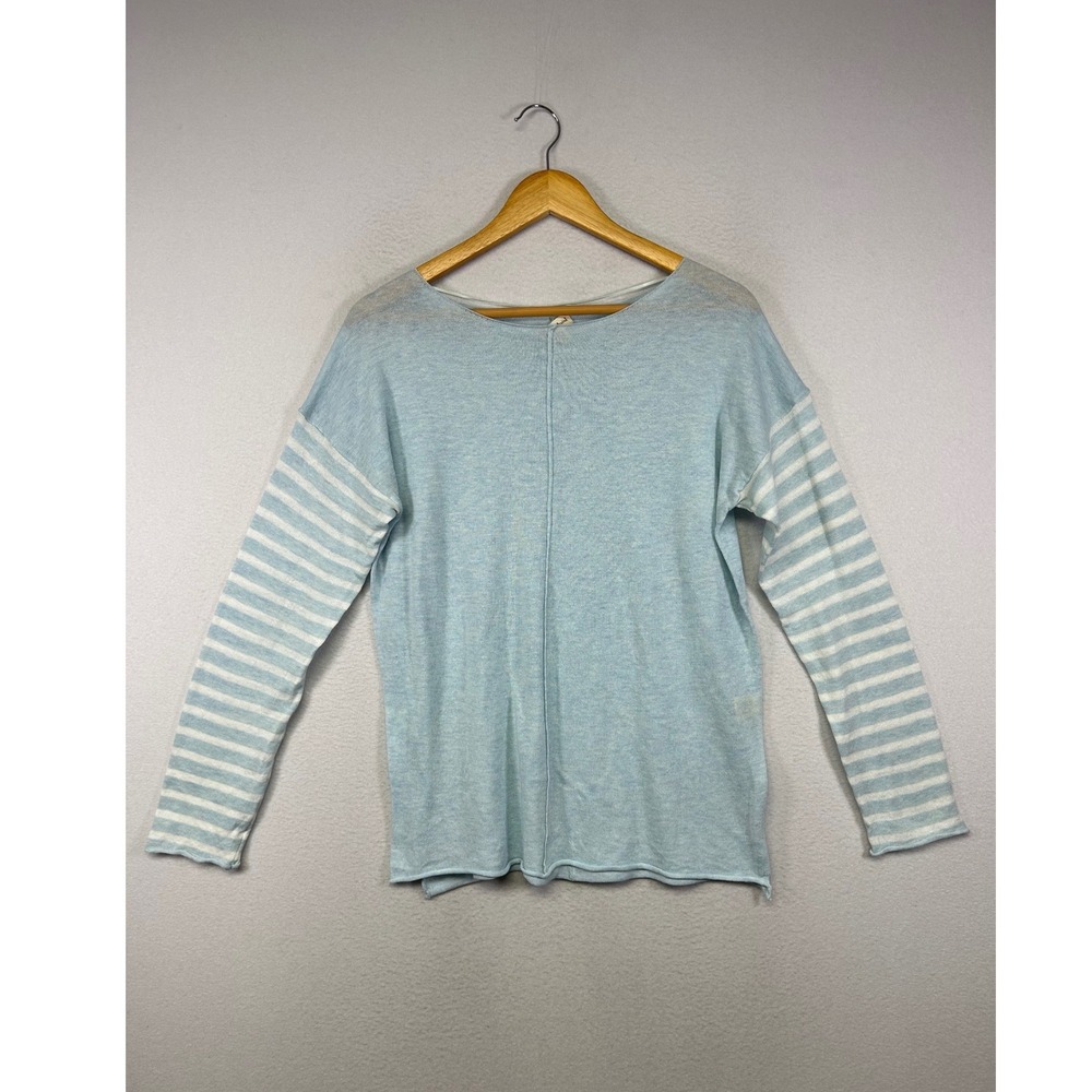 Coastal Hem & Thread Womens Size M Light Blue Striped Sleeve Cotton Sweater Top‎